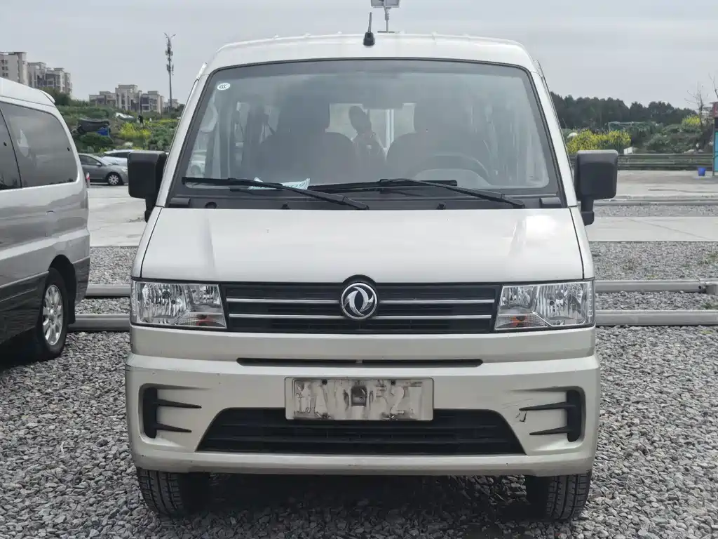 DONGFENG C56