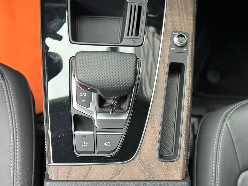 Audi Q5L 2024 40 TFSI Luxury