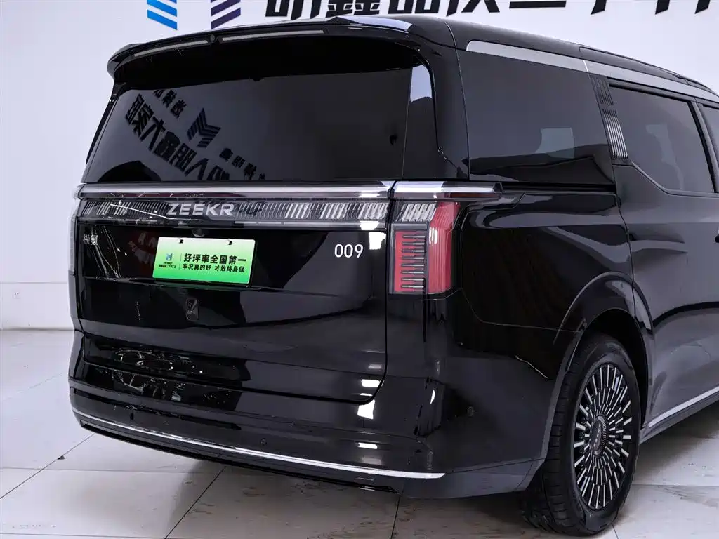 Zeekr 009 2024 мест 108kWh
