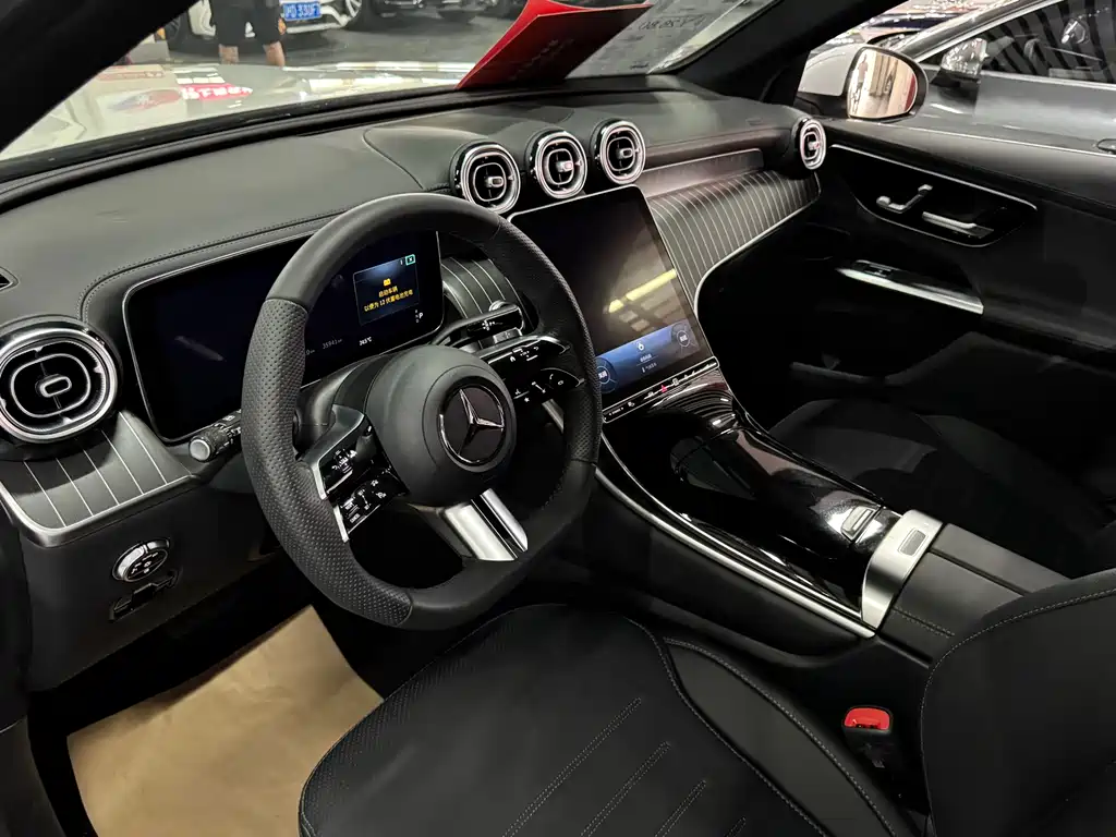 Mercedes-Benz GLC 2024 GLC 260 L 4MATIC 5 мест