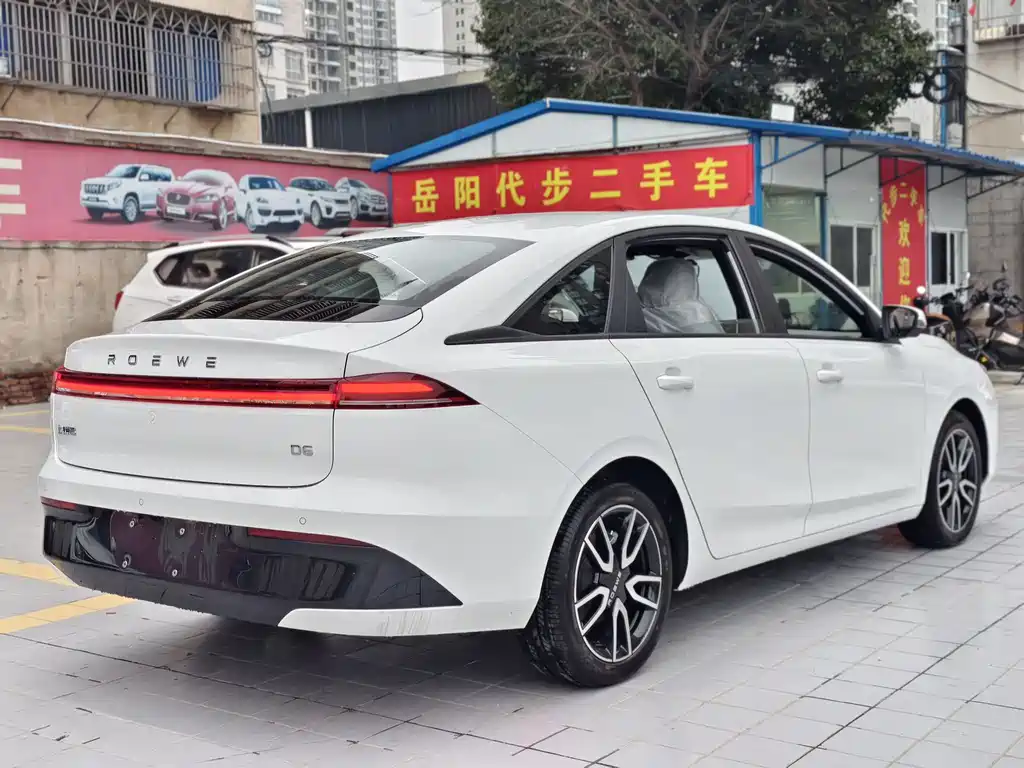 ROEWE D6