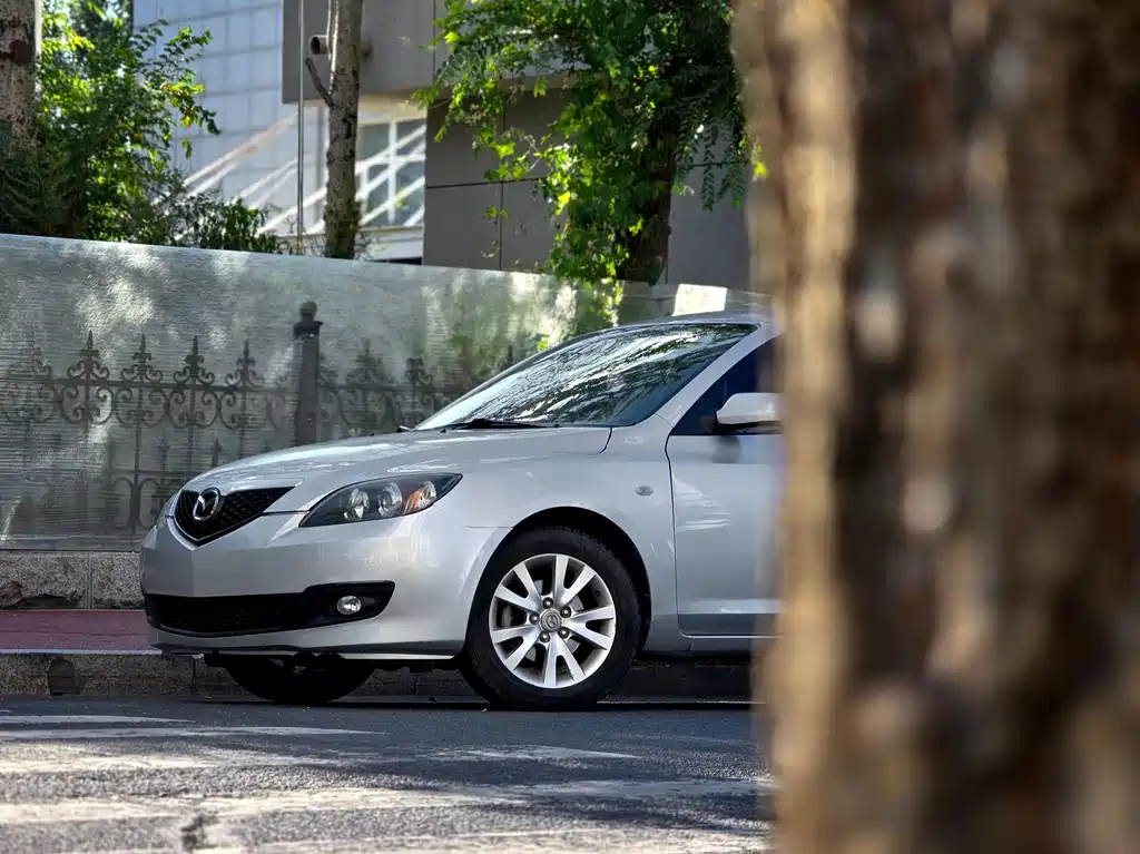 Mazda 3 (Import) — миниатюра 7