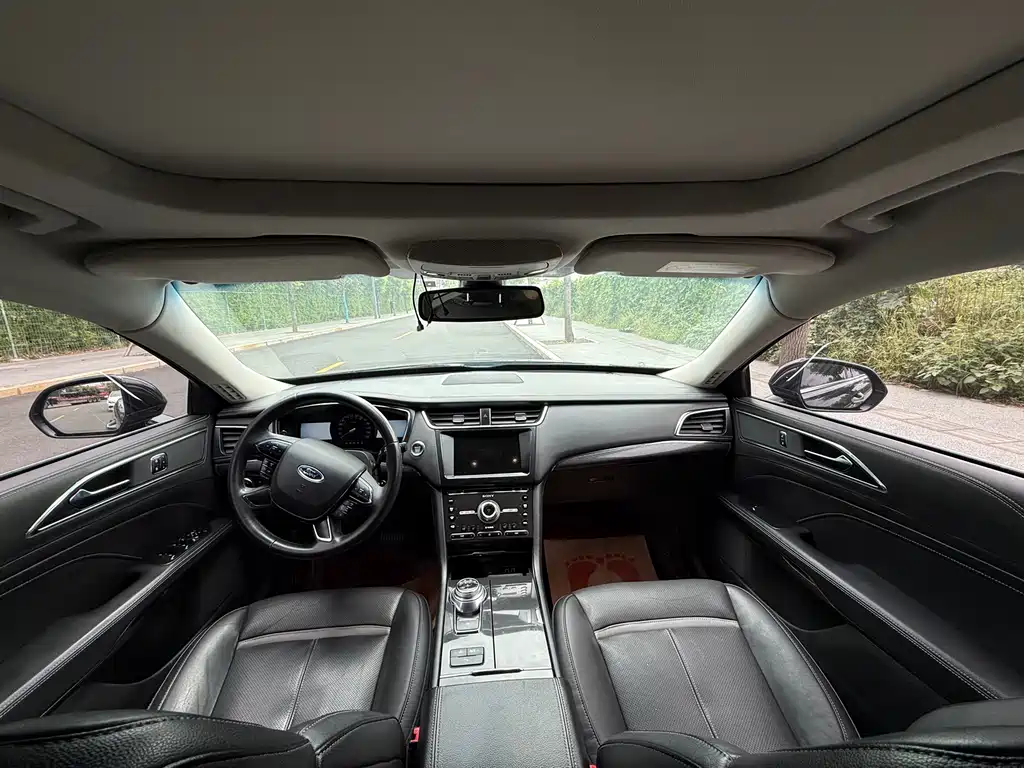 Ford Taurus — миниатюра 10