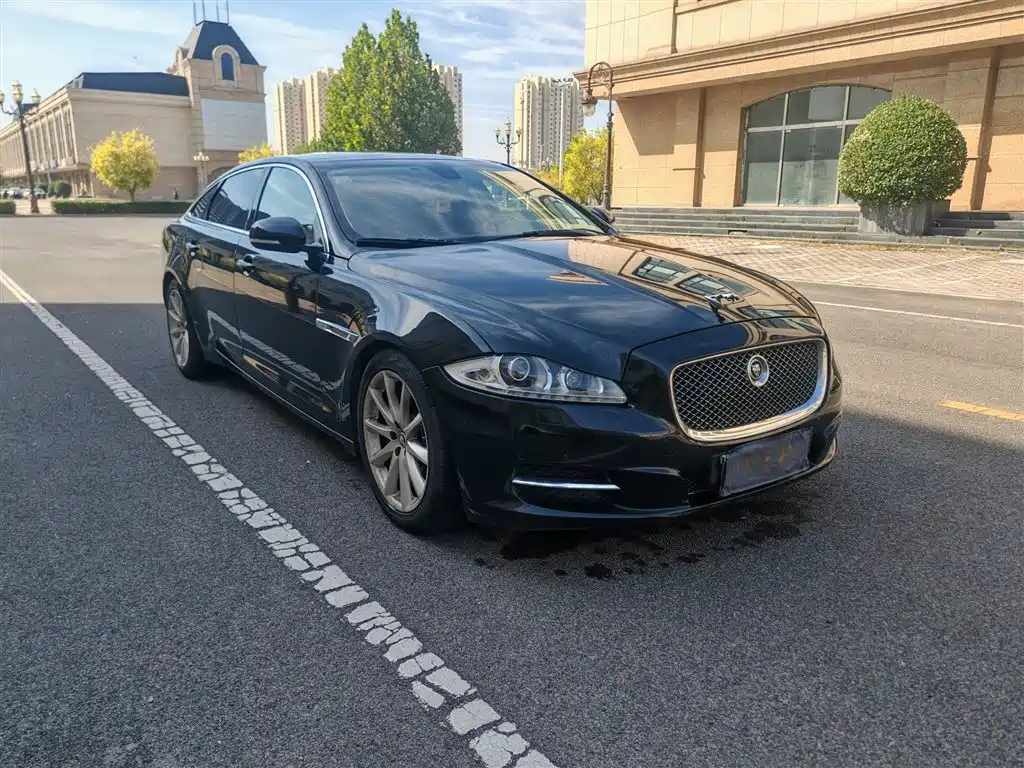 Jaguar XJ — миниатюра 3