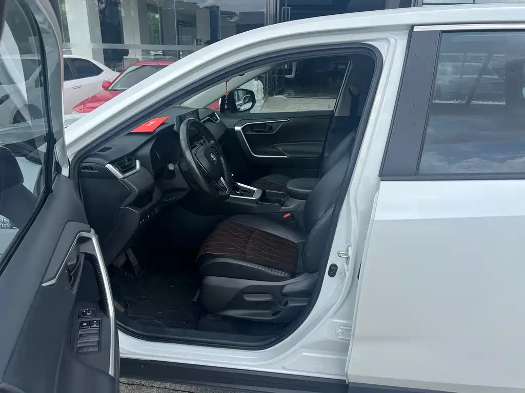 Toyota RAV4 Prime — миниатюра 5