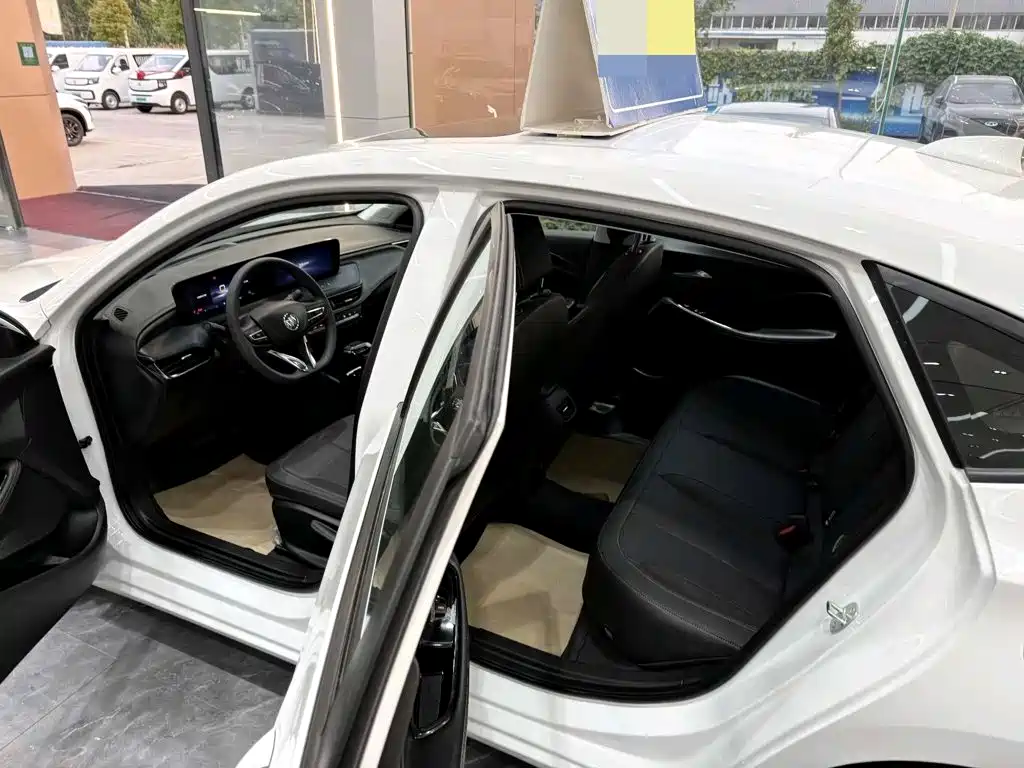 Buick Verano — миниатюра 9