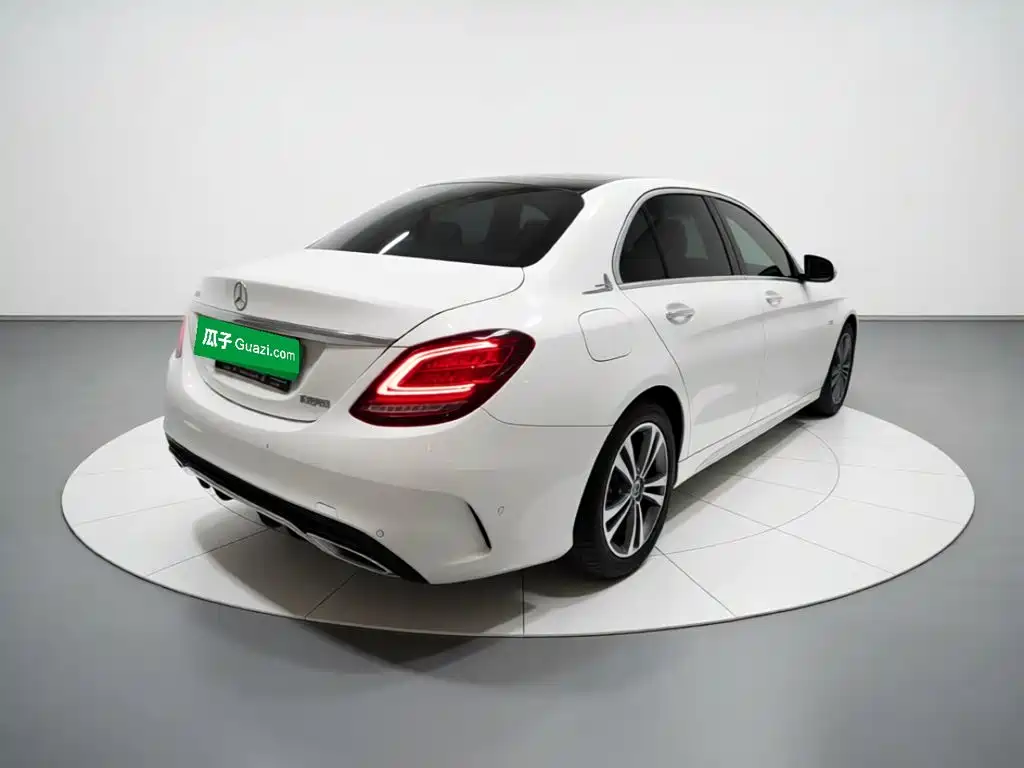 Mercedes-Benz C-Class — миниатюра 4