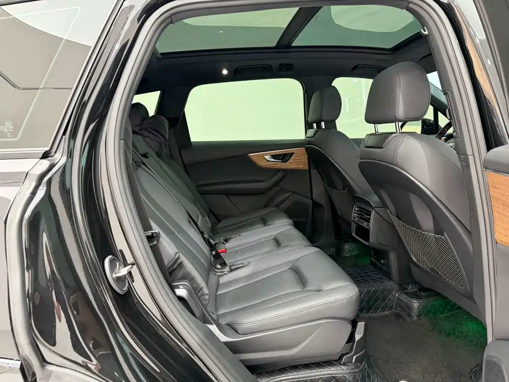 Audi Q7 — миниатюра 23