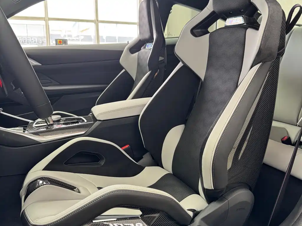 BMW M4 2024 M4