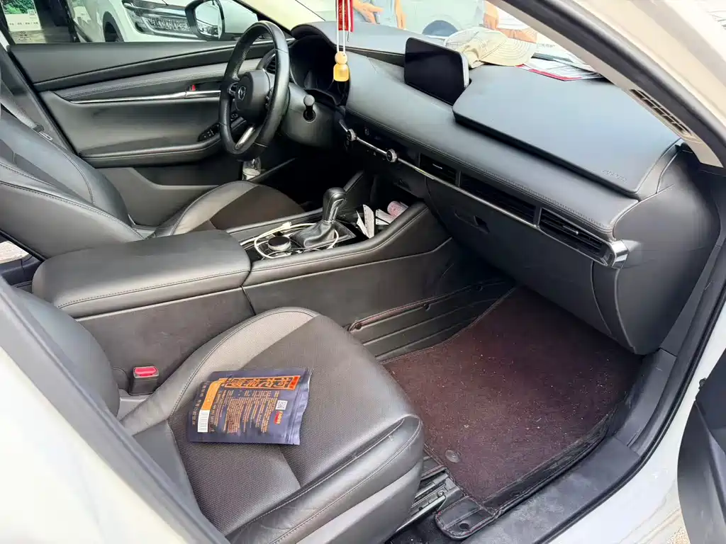 Mazda 3 Axela — миниатюра 3
