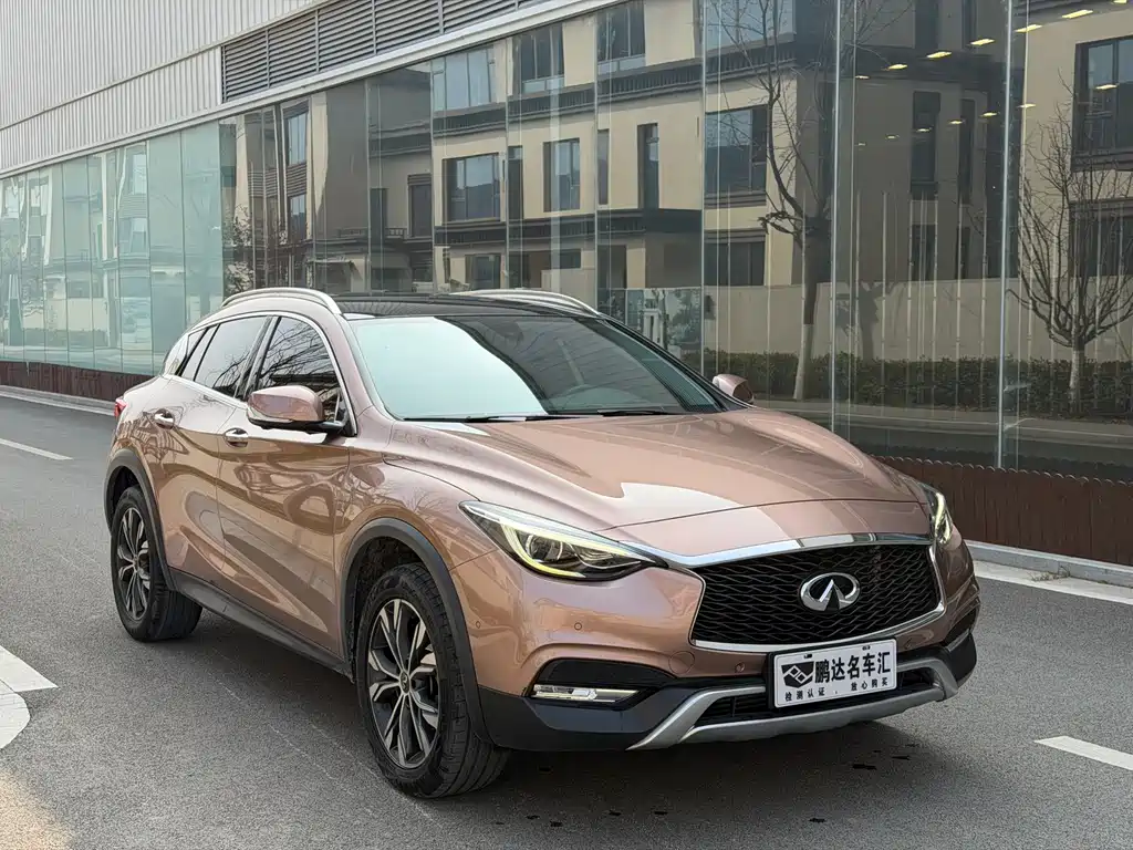 INFINITI QX30