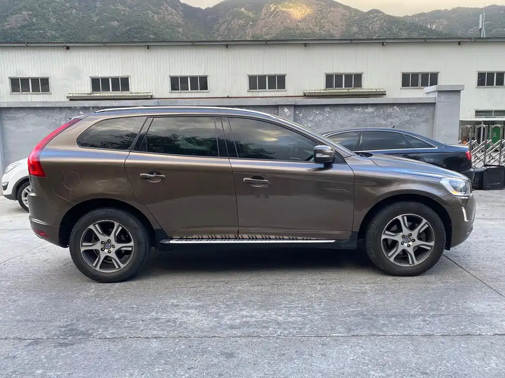 Volvo XC60 (Import) — миниатюра 3