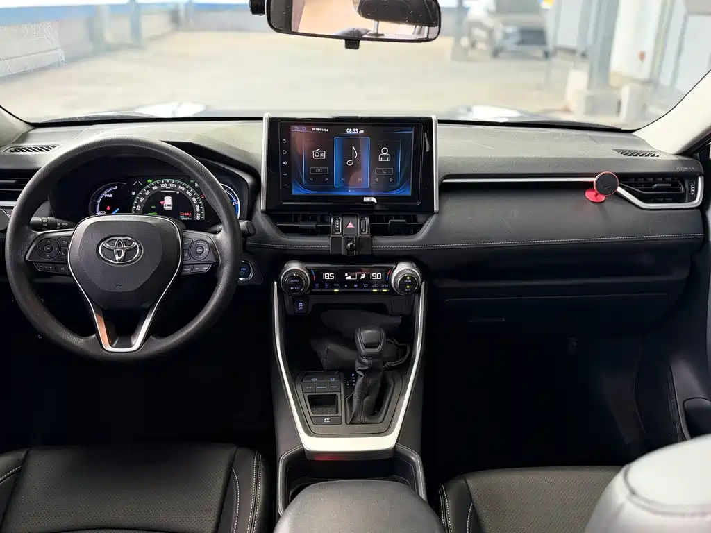 Toyota RAV4 — миниатюра 7