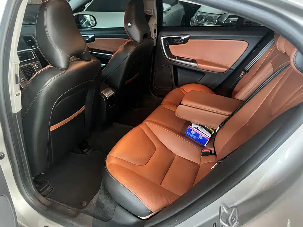 Volvo S60 — миниатюра 5