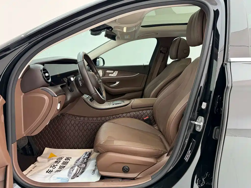Mercedes-Benz E-Class — миниатюра 17