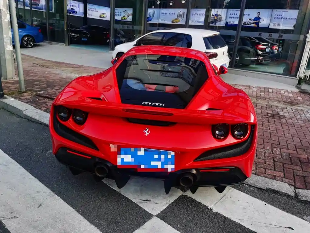 Ferrari F8 — миниатюра 8