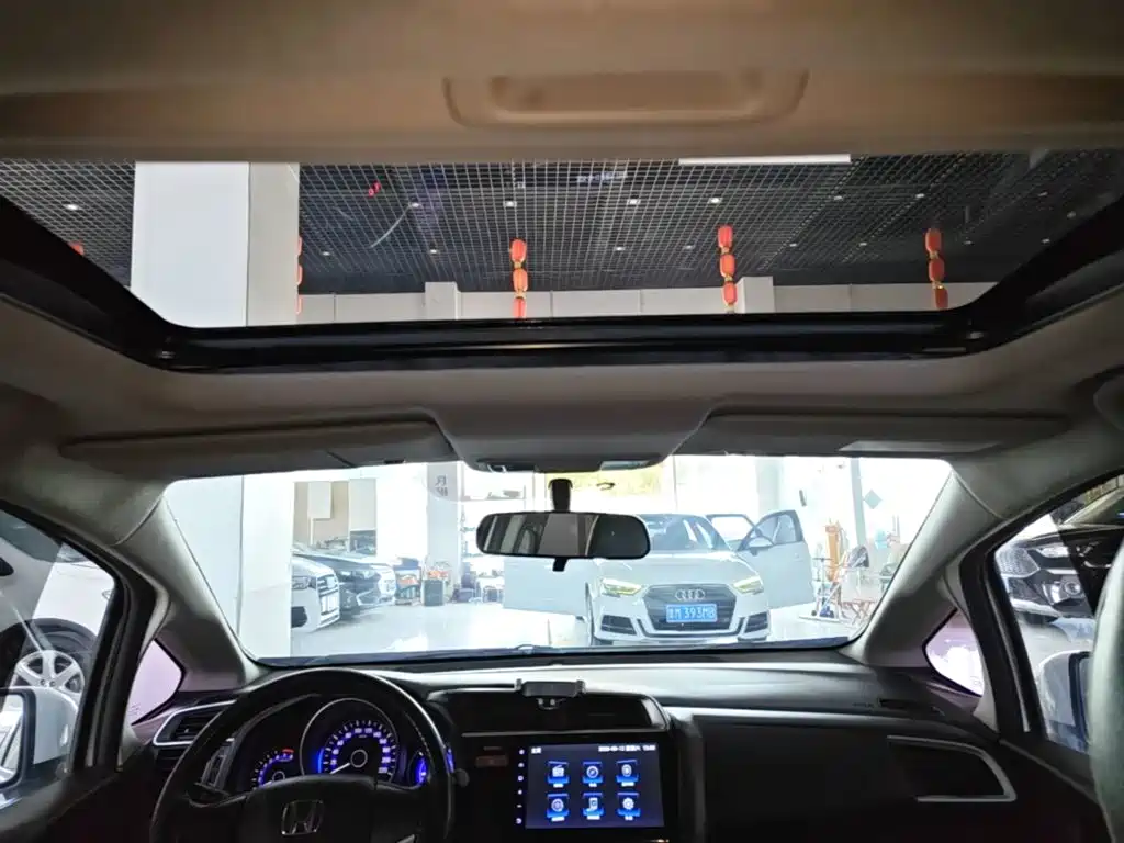 Honda Fit — миниатюра 18