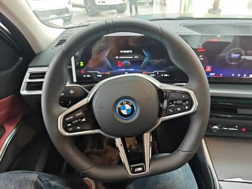 BMW i3 — миниатюра 11