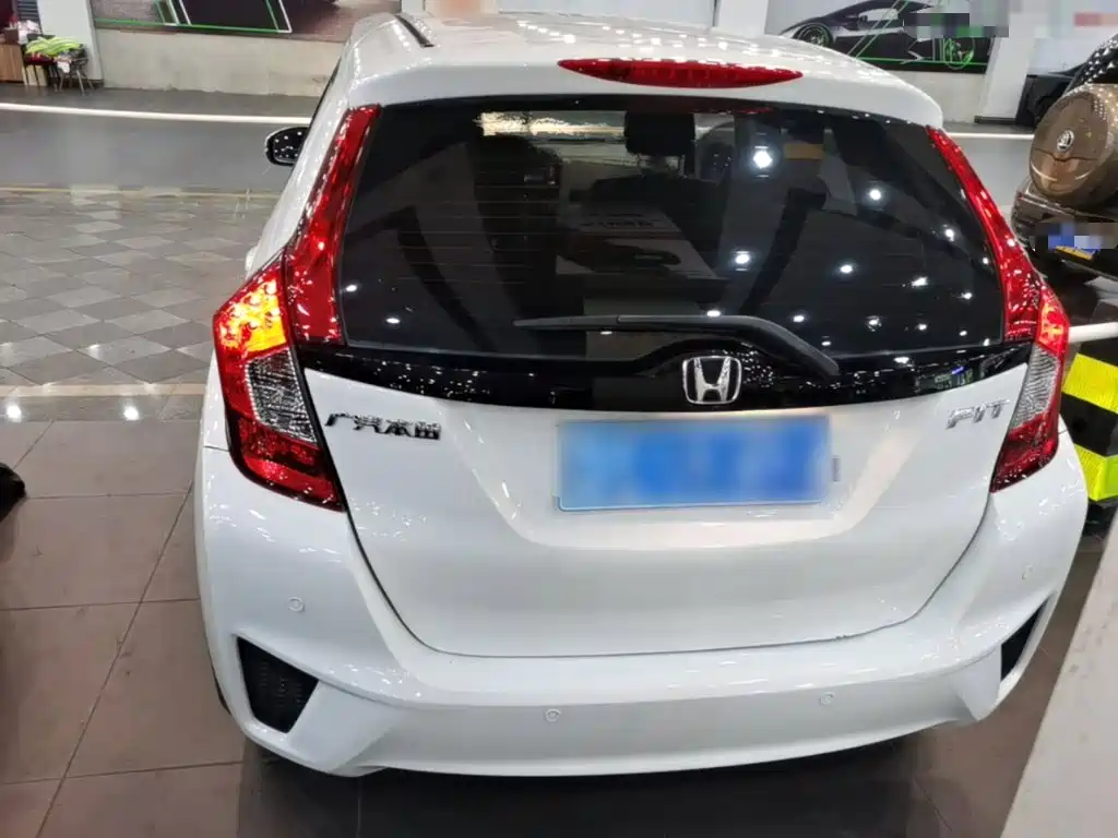 Honda Fit — миниатюра 6