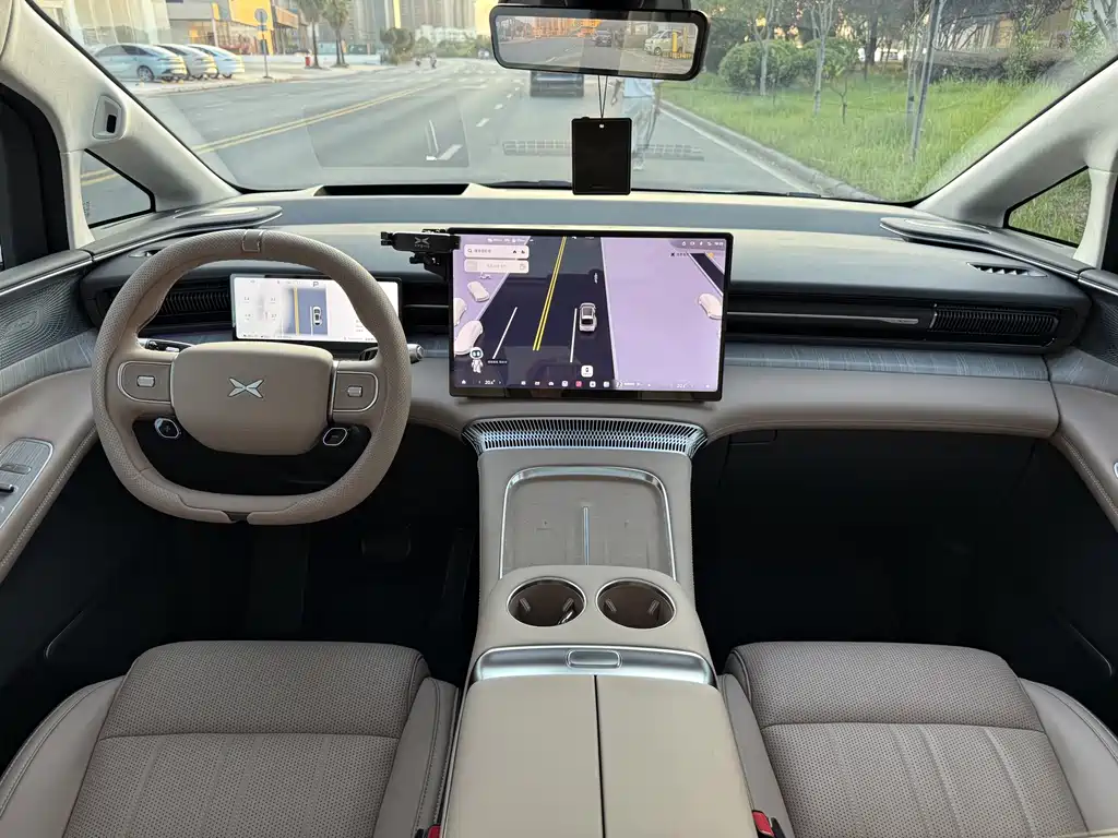 XPeng X9 — миниатюра 13