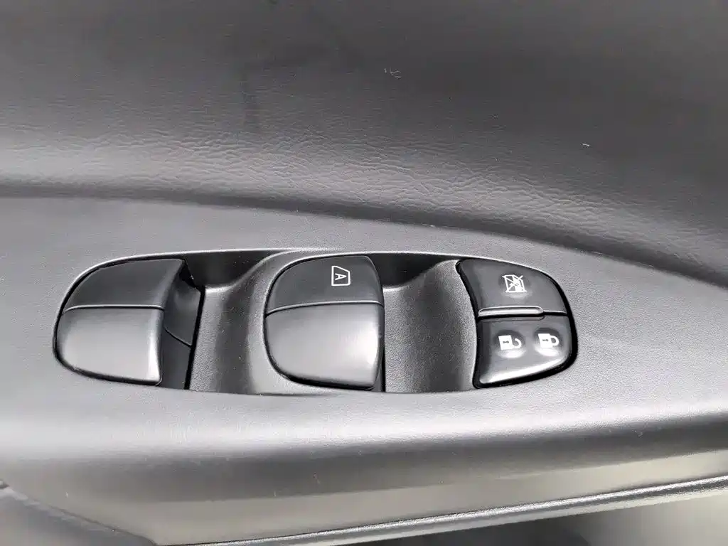 Nissan Sylphy — миниатюра 9