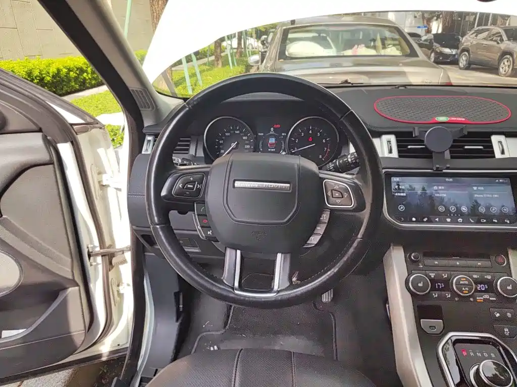 Land Rover Evoque — миниатюра 6