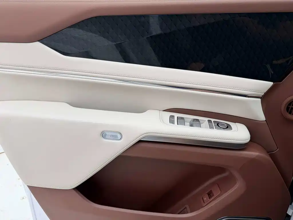 BYD Xia — миниатюра 11