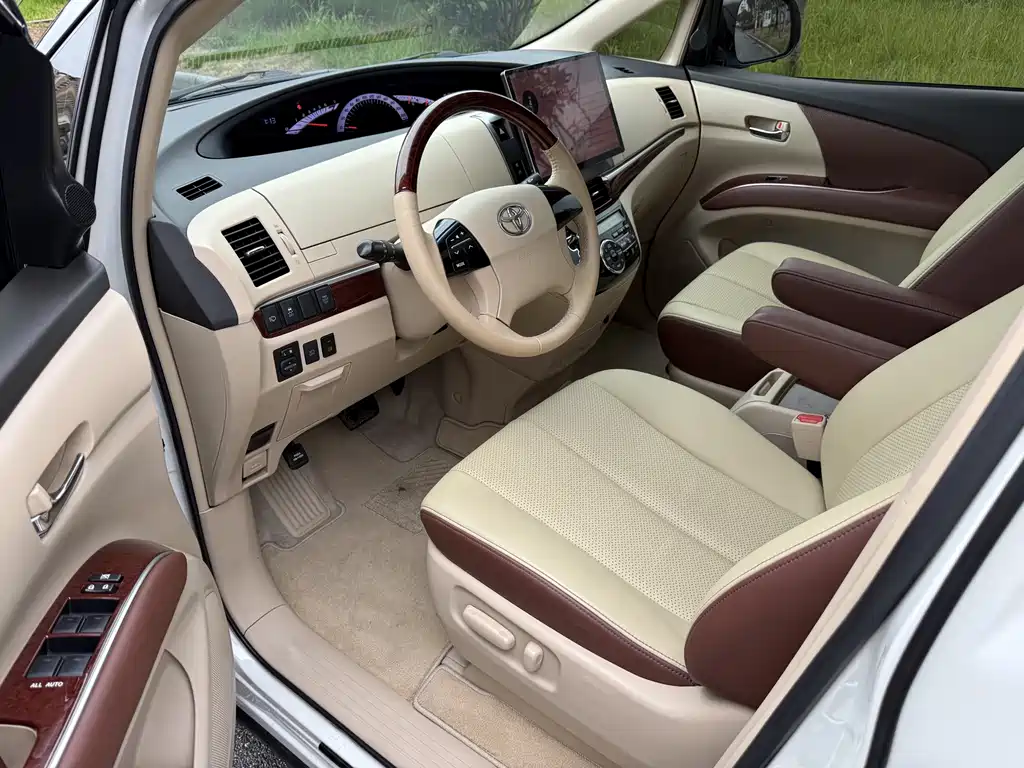 Toyota Previa — миниатюра 7