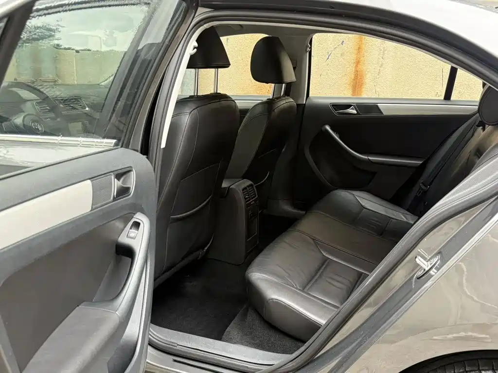 Volkswagen Sagitar — миниатюра 6