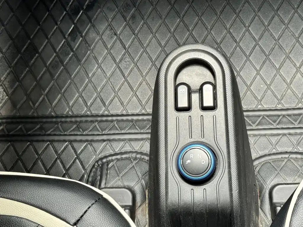 Wuling MINIEV — миниатюра 7