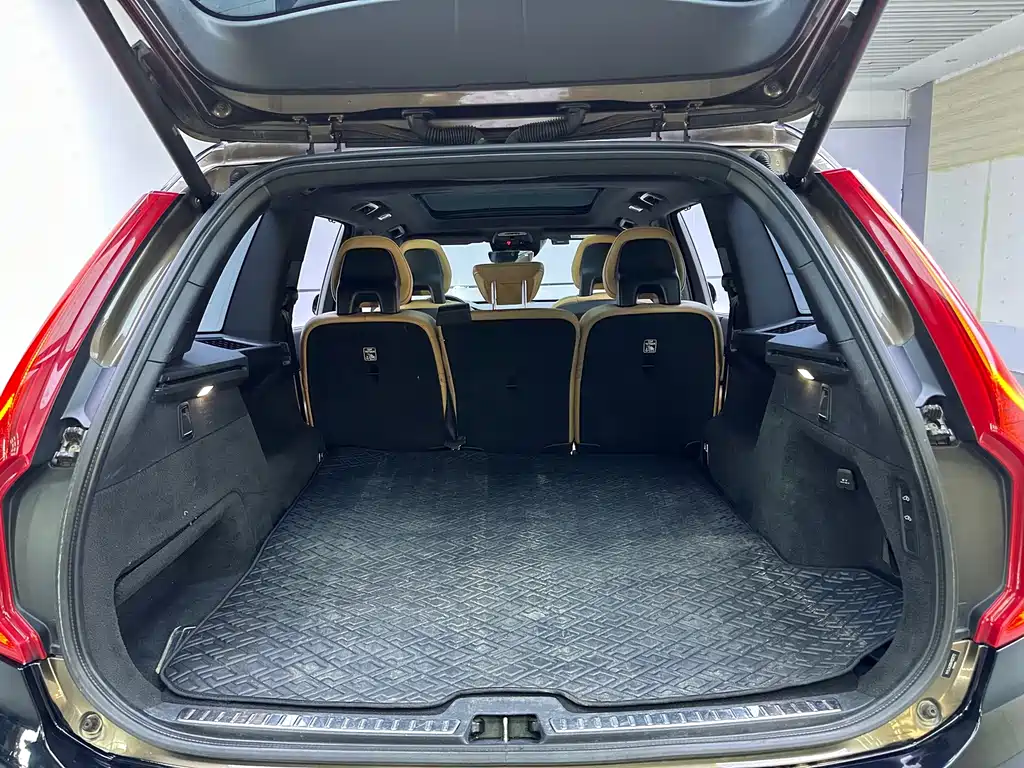 Volvo XC90 — миниатюра 15