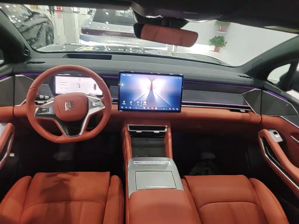 BYD Tang L L 2025 DM 175KM