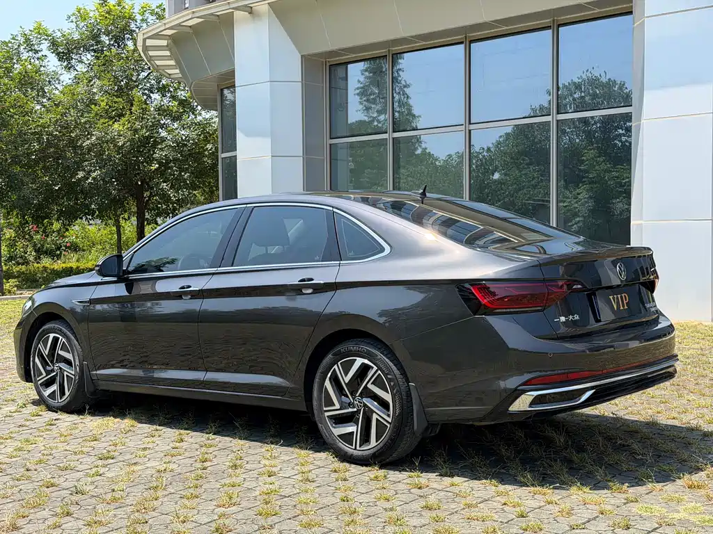 Volkswagen Sagitar — миниатюра 6