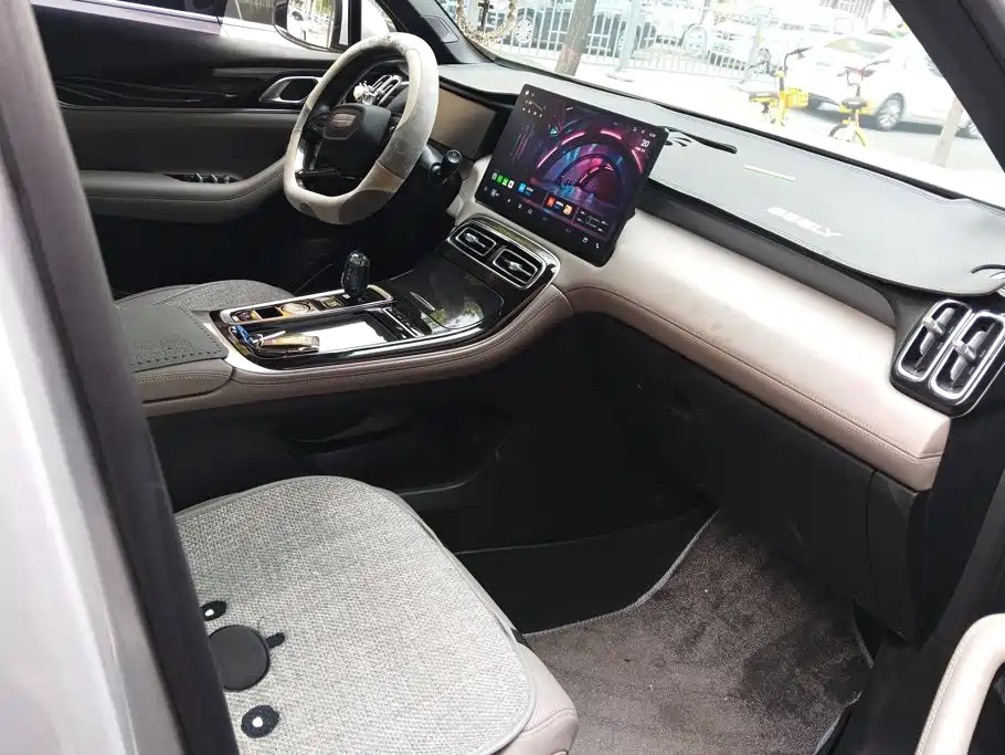 Geely Boyue L — миниатюра 8