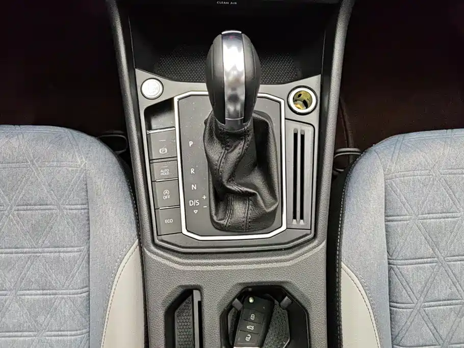 Volkswagen Lavida — миниатюра 16