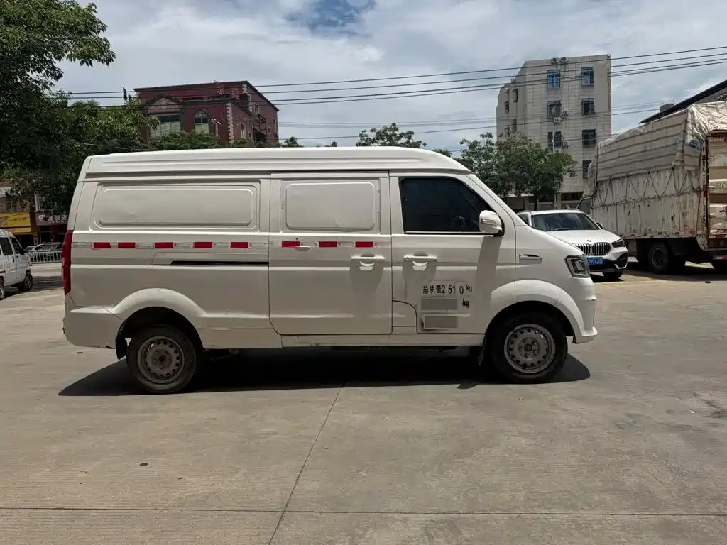 Yuan Cheng Yuan Cheng E5 — миниатюра 4