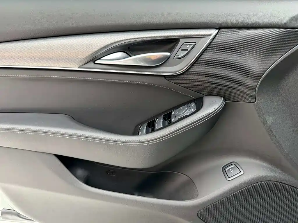 Cadillac CT5 — миниатюра 16