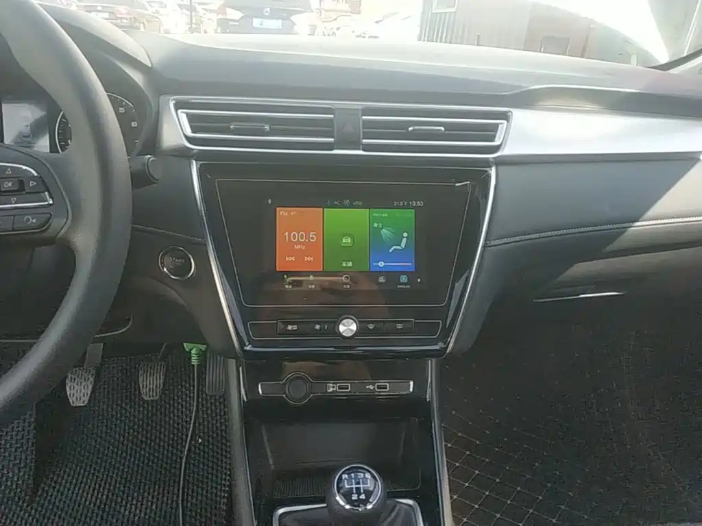 Roewe i5 — миниатюра 13