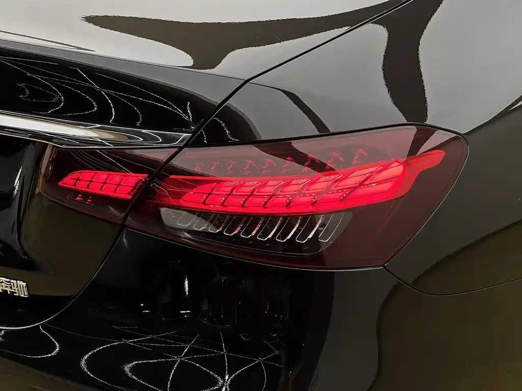 Mercedes-Benz E-Class — миниатюра 21