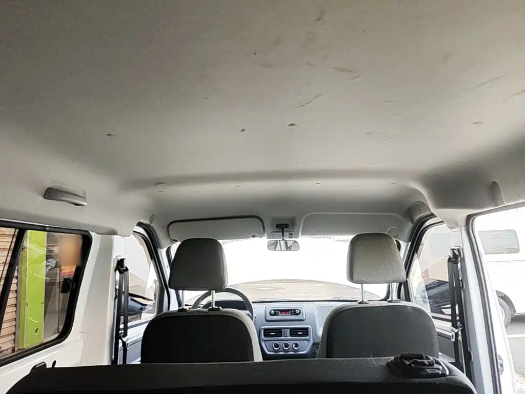 Wuling Yangguang — миниатюра 18