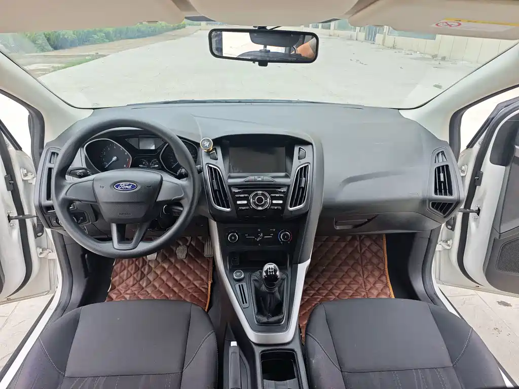 Ford Focus — миниатюра 10