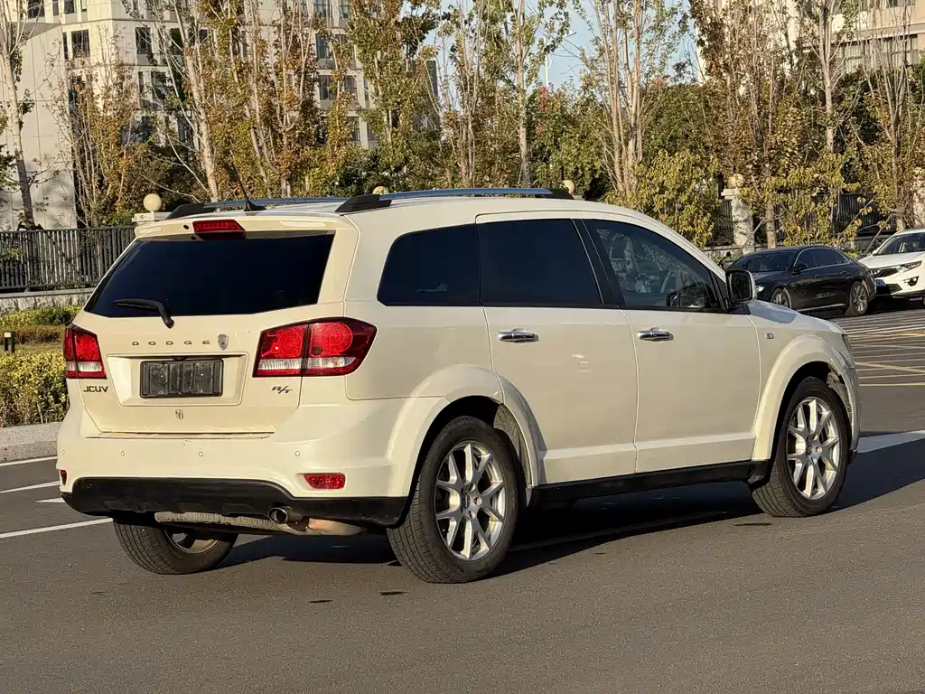 Dodge Journey — миниатюра 4
