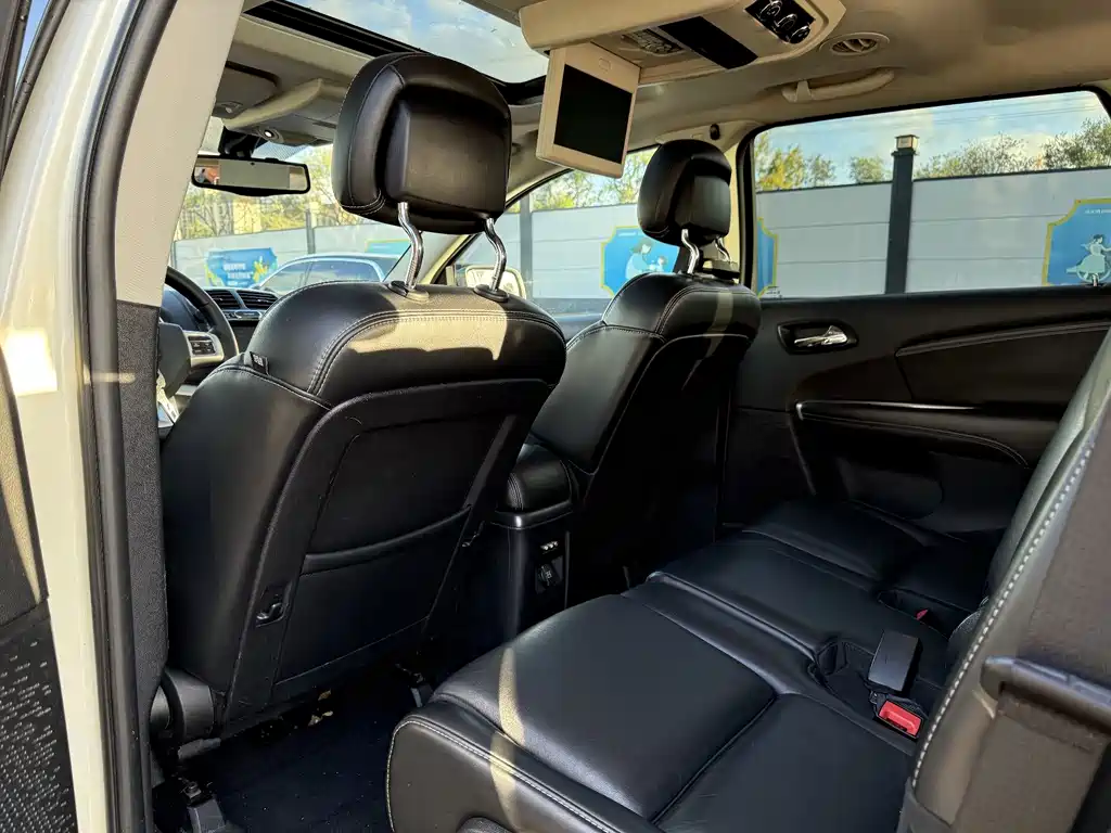 Dodge Journey — миниатюра 9