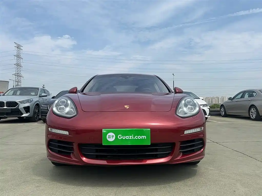 PORSCHE PANAMERA