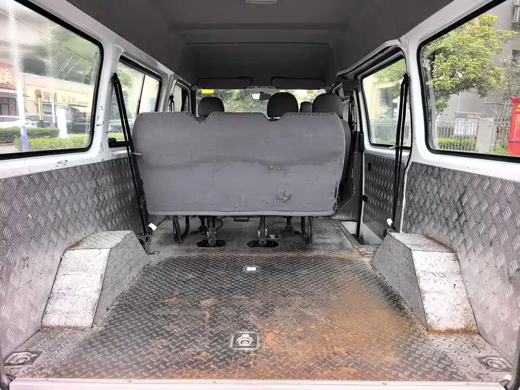 Ford Transit Classic — миниатюра 10