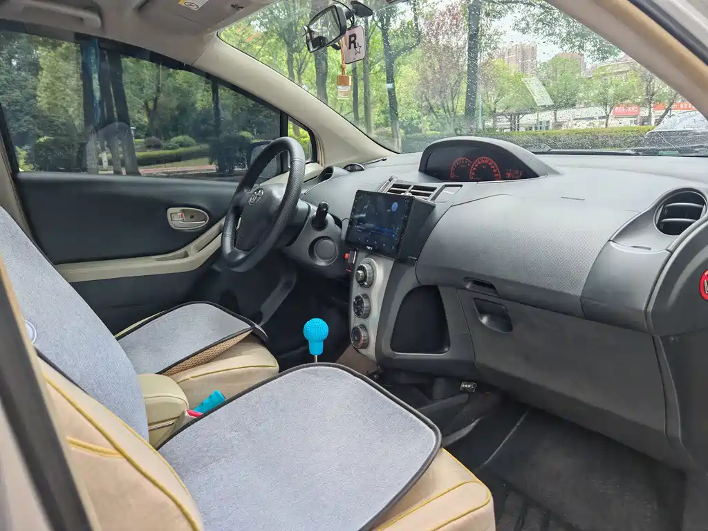 Toyota Yaris — миниатюра 9