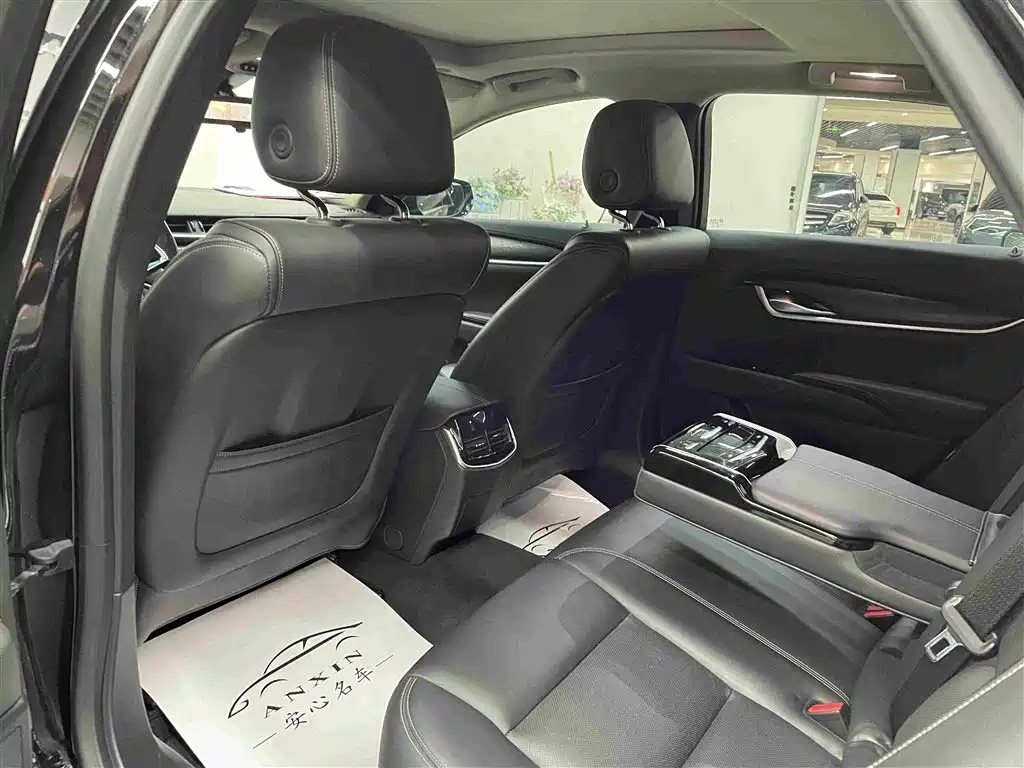 Cadillac XTS — миниатюра 12