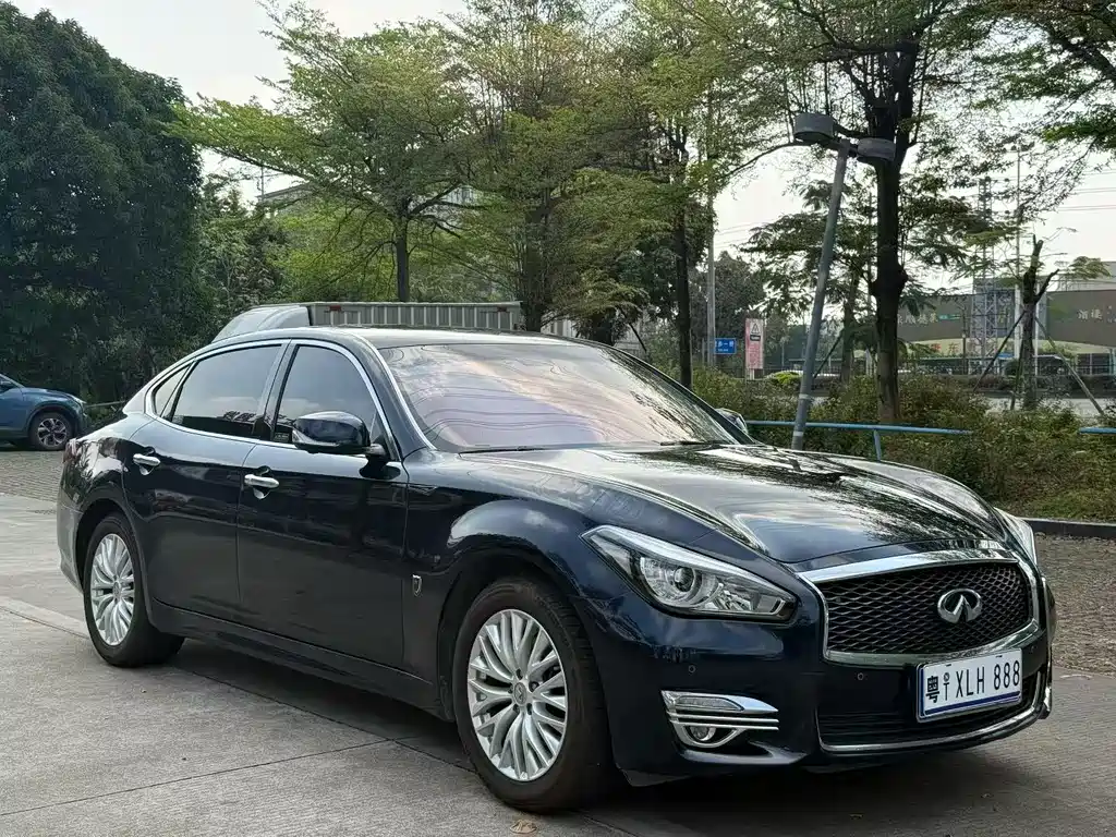 Infiniti Q70 — миниатюра 3