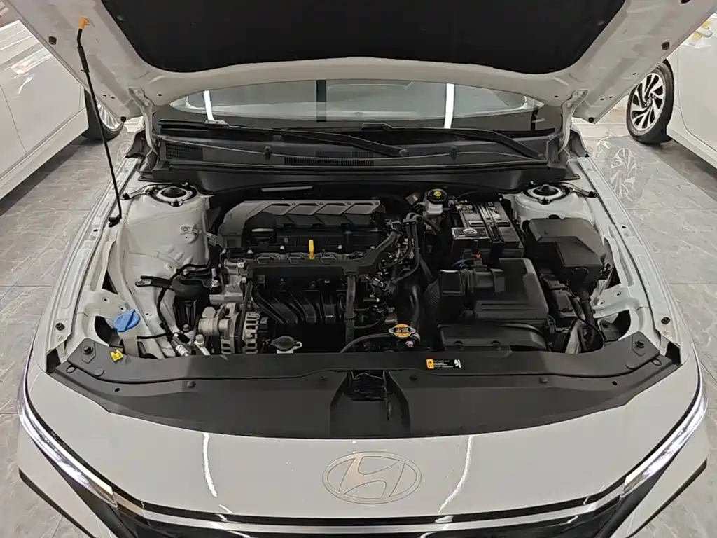 Hyundai Elantra — миниатюра 20