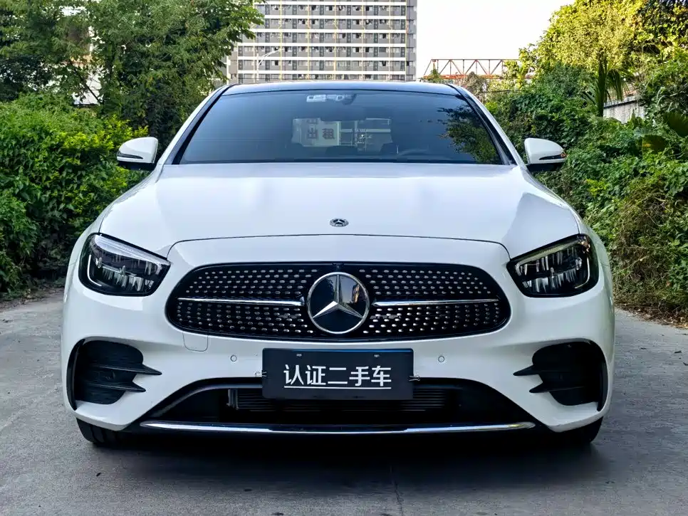 Mercedes-Benz E-Class — миниатюра 2